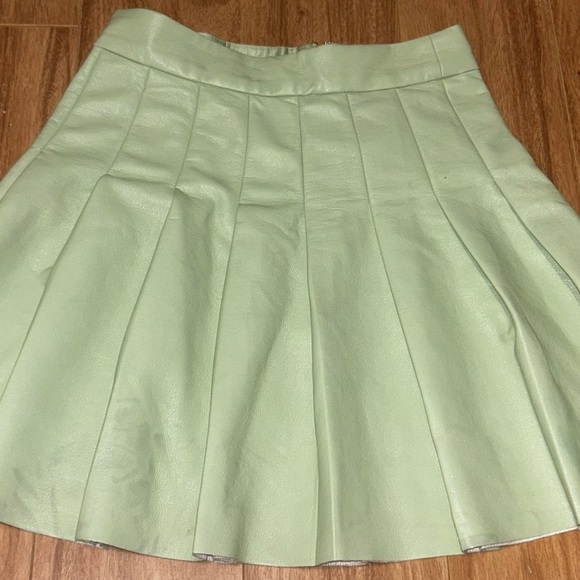 Aritzia Sunday Best olive Micropleated skirt - Picture 2 of 4